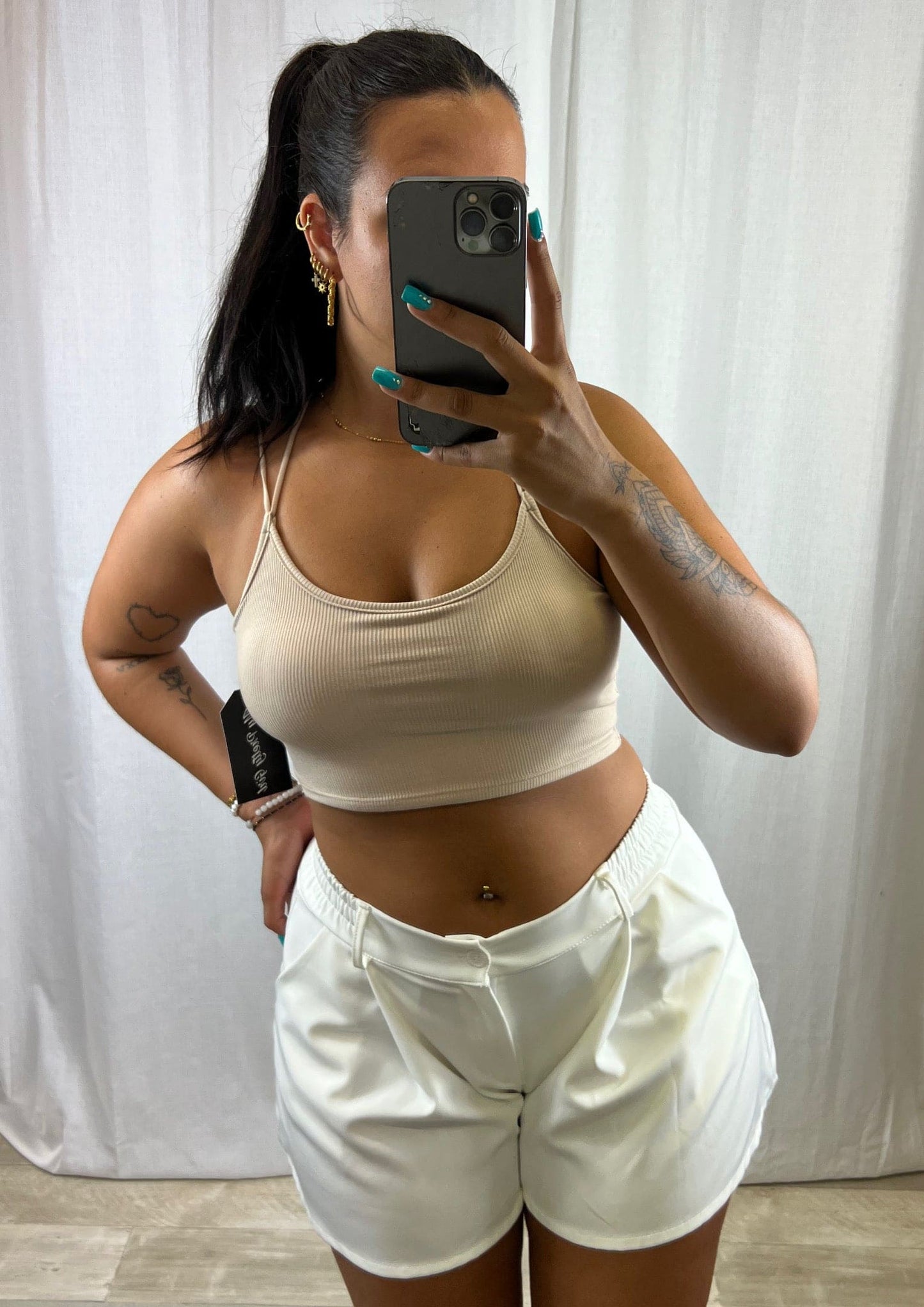 Top court beige - Boutique de vêtements pour femmes DRAGUIGNAN