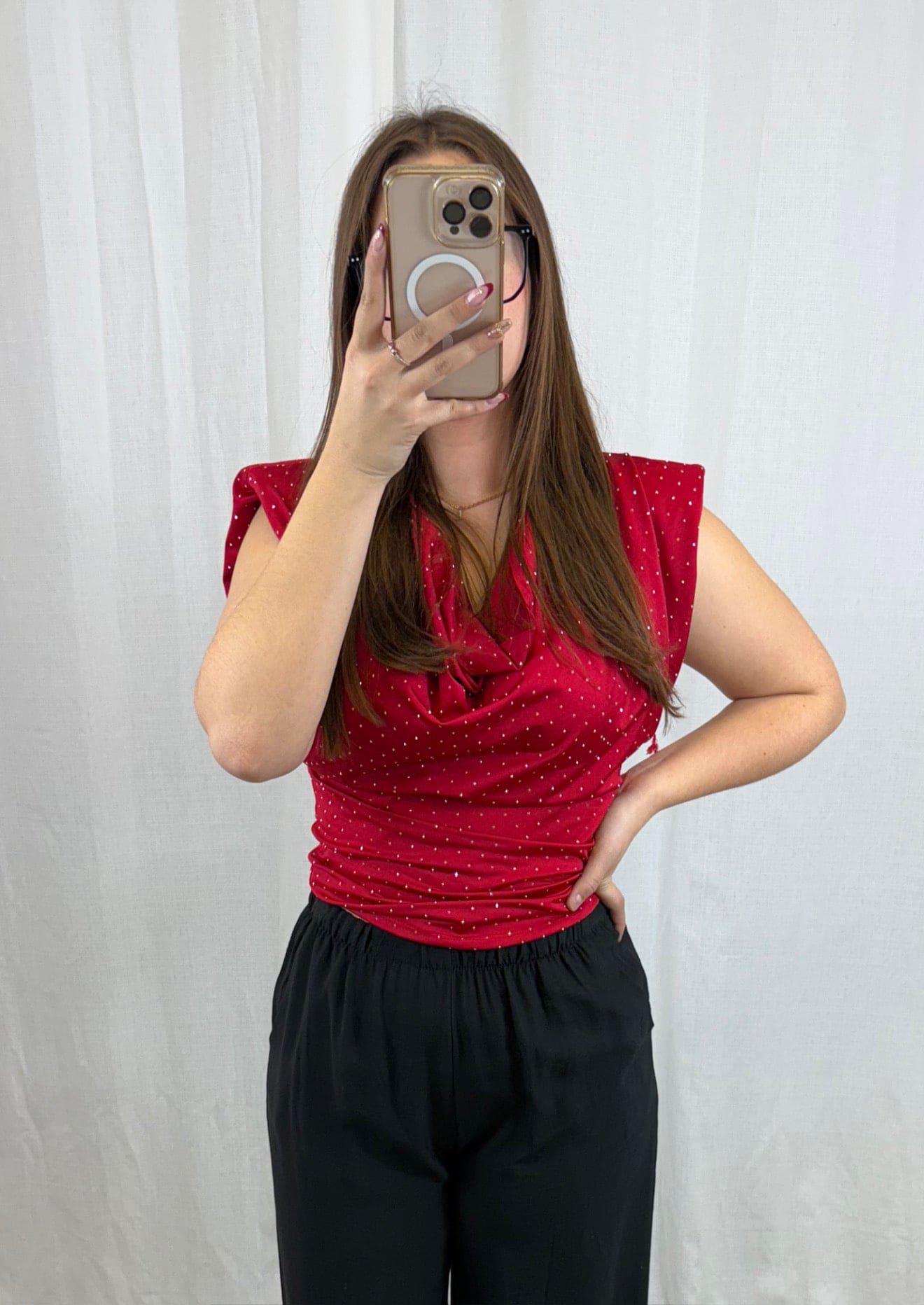 Alix - Top Satiné Rouge à col Bénitier