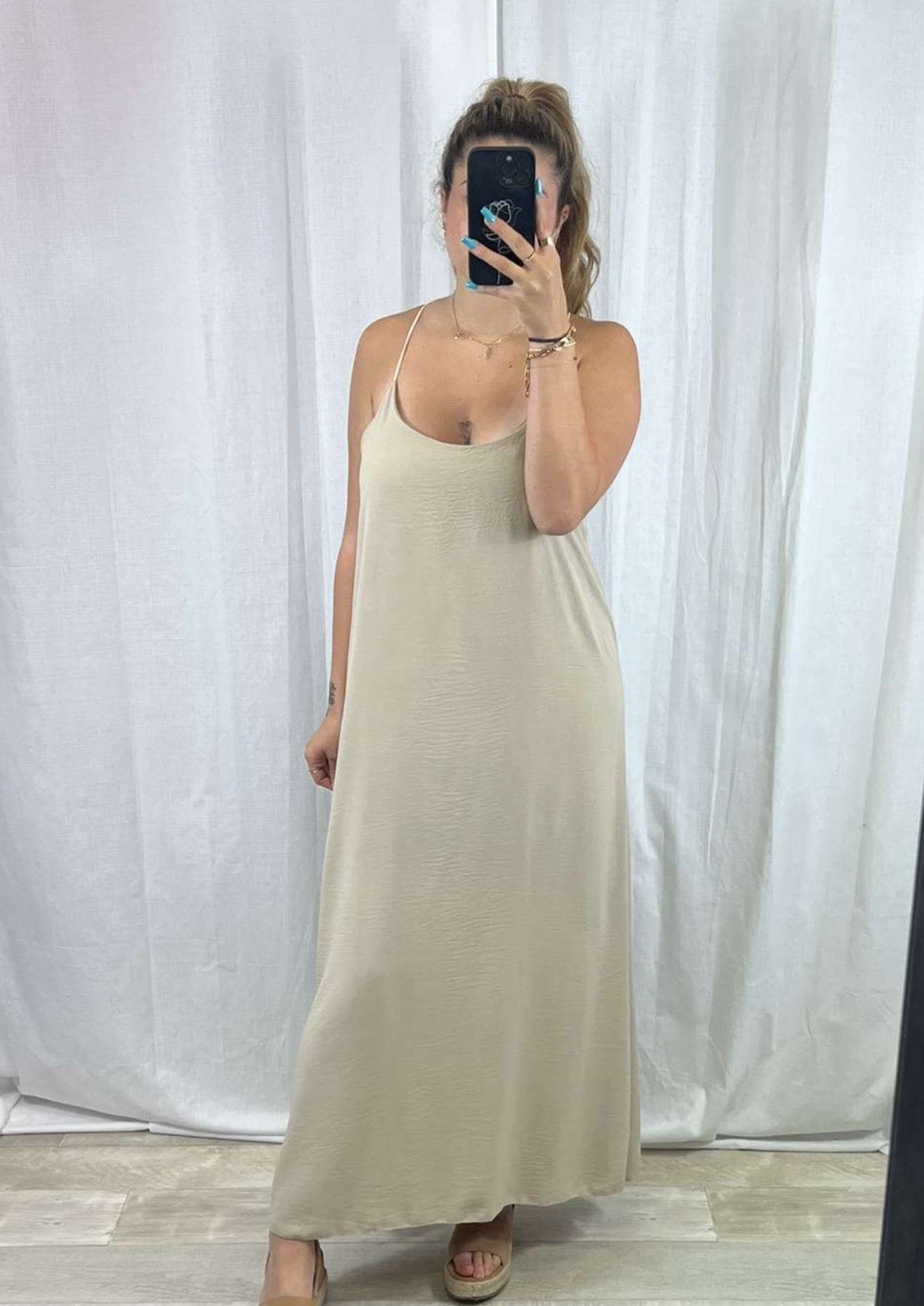 Robe Beige - Boutique de vêtements pour femmes DRAGUIGNAN
