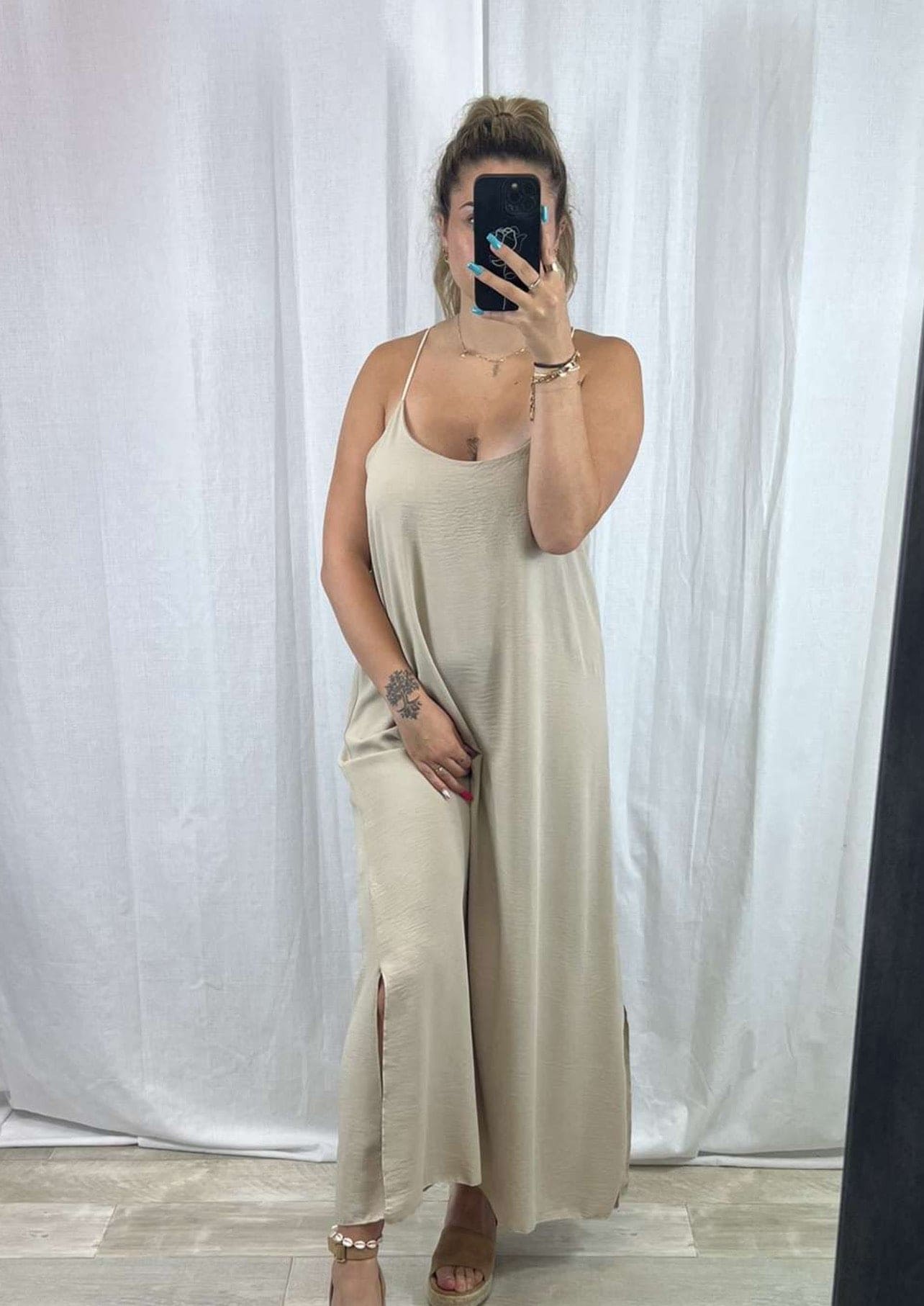 Robe Beige - Boutique de vêtements pour femmes DRAGUIGNAN