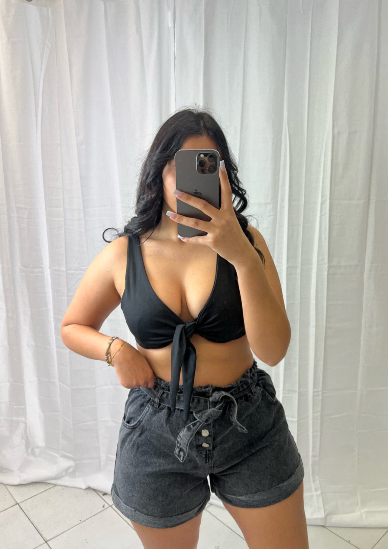 Short en jean Noir - Boutique de vêtements pour femmes DRAGUIGNAN