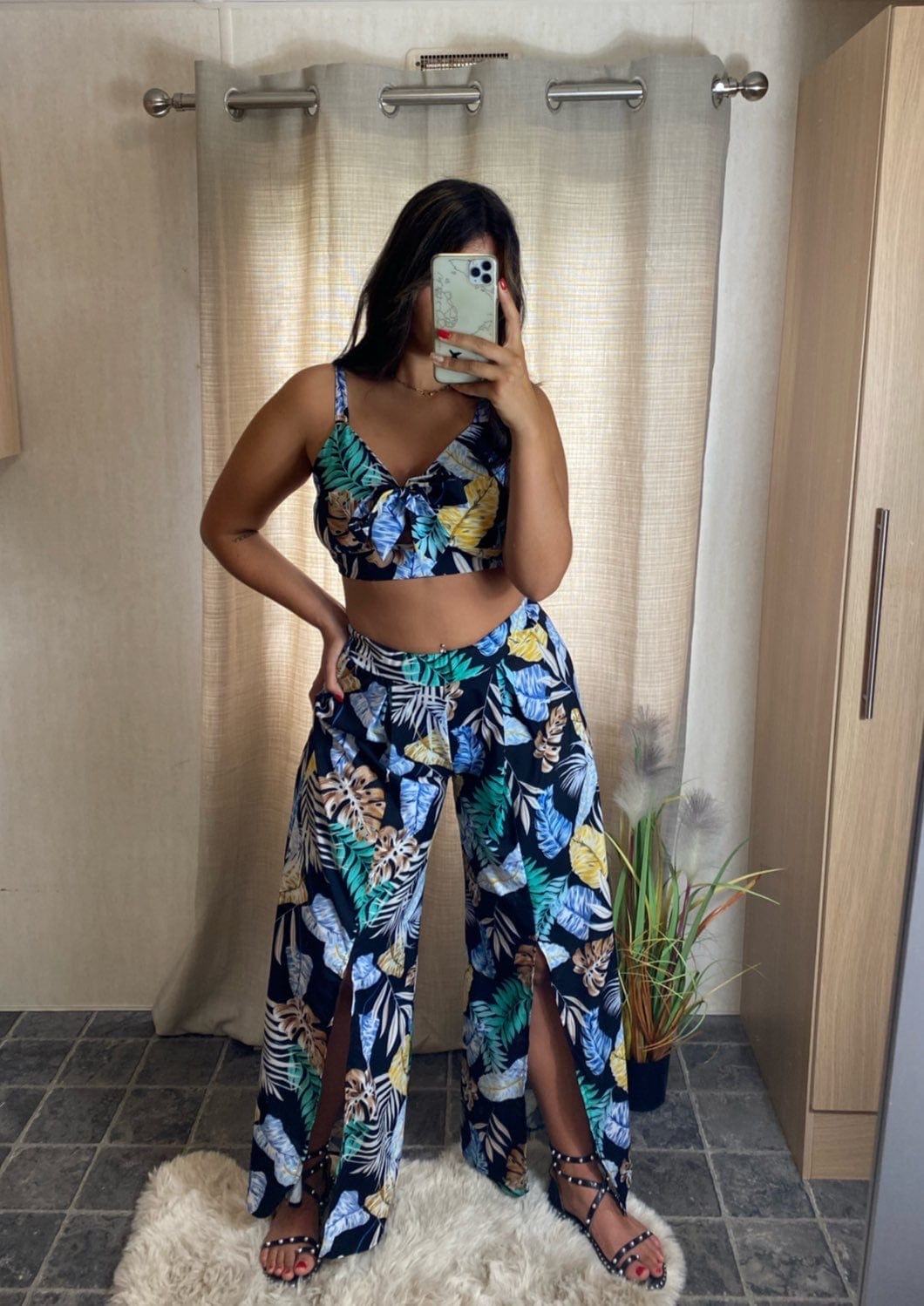Ensemble fleuri Noir - Boutique de vêtements pour femmes DRAGUIGNAN