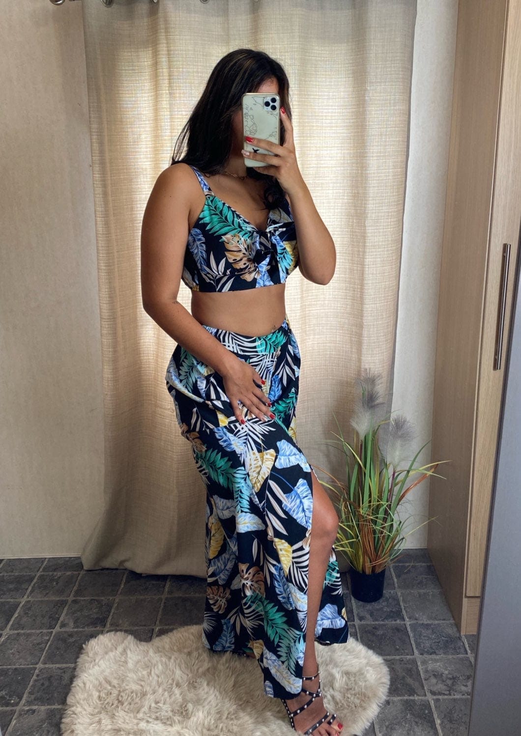 Ensemble fleuri Noir - Boutique de vêtements pour femmes DRAGUIGNAN
