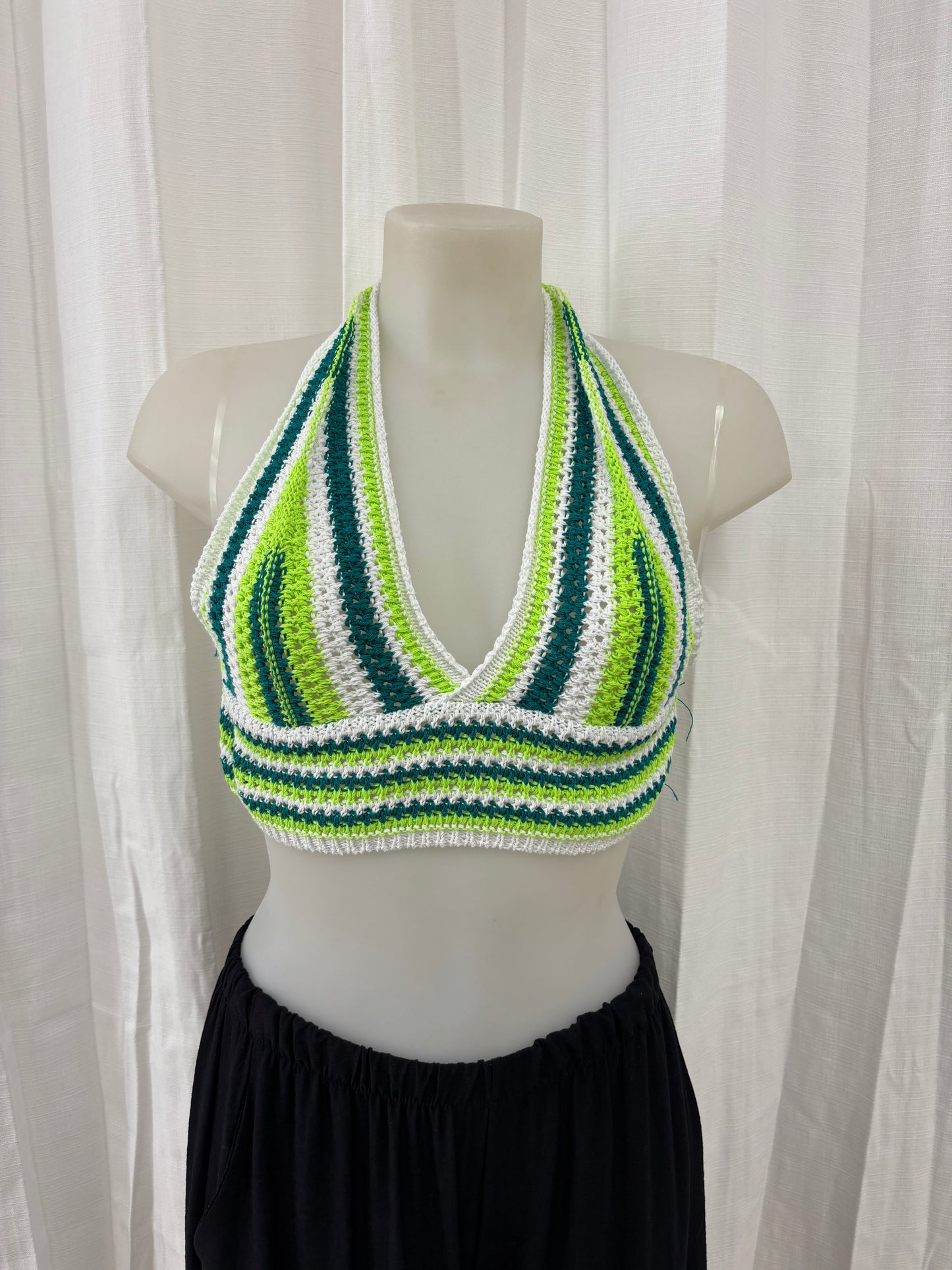 Vaea - Top en crochet vert clair foncé et blanc