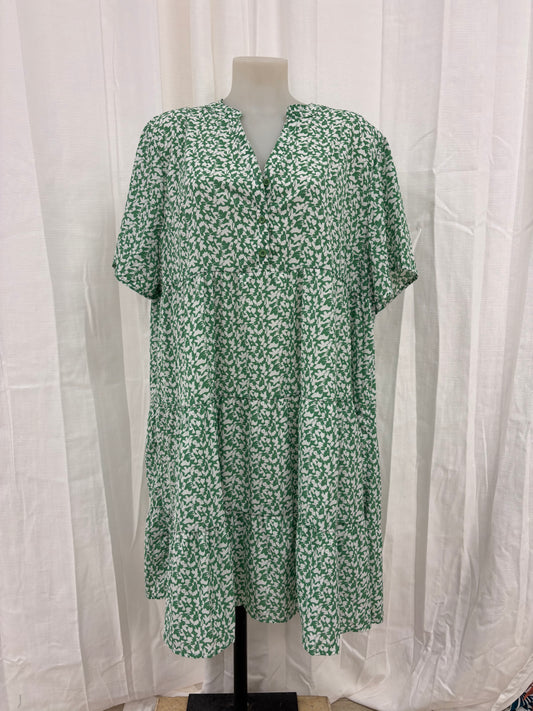 Robe courte vert à fleurs