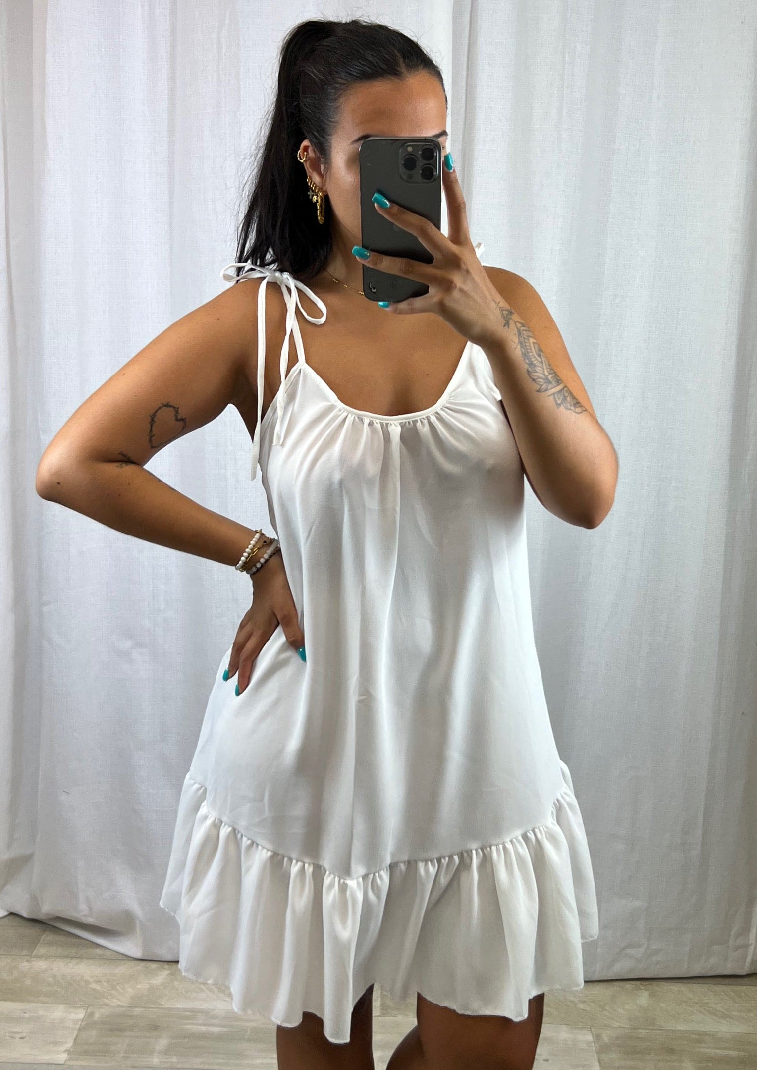 Robe courte blanche - Boutique de vêtements pour femmes DRAGUIGNAN