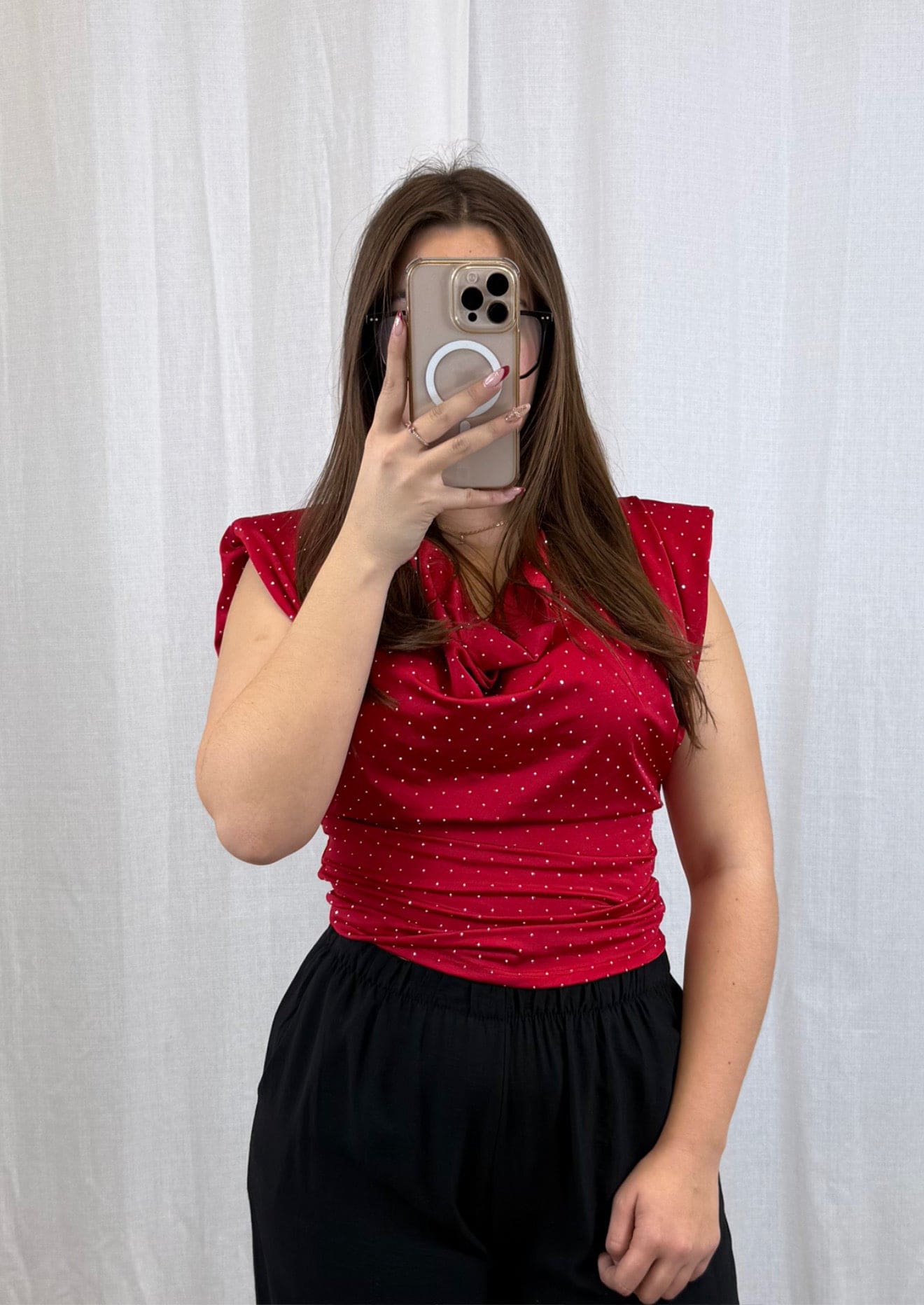 Alix - Top Satiné Rouge à col Bénitier