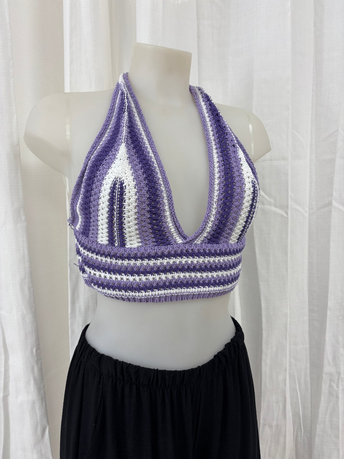 Vaea - Top en crochet violet clair foncé et blanc