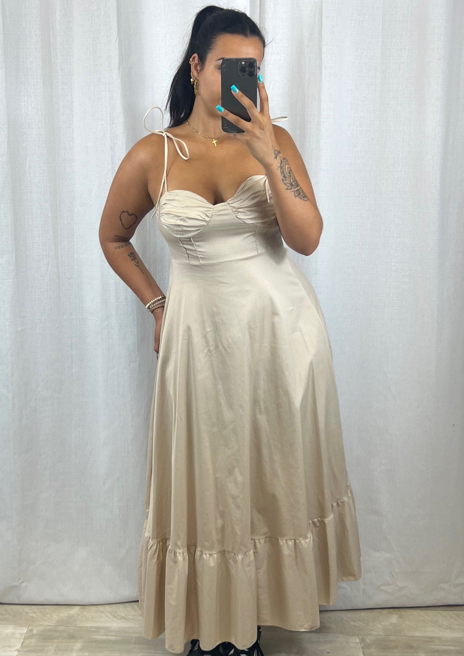 Robe longue beige - Boutique de vêtements pour femmes DRAGUIGNAN