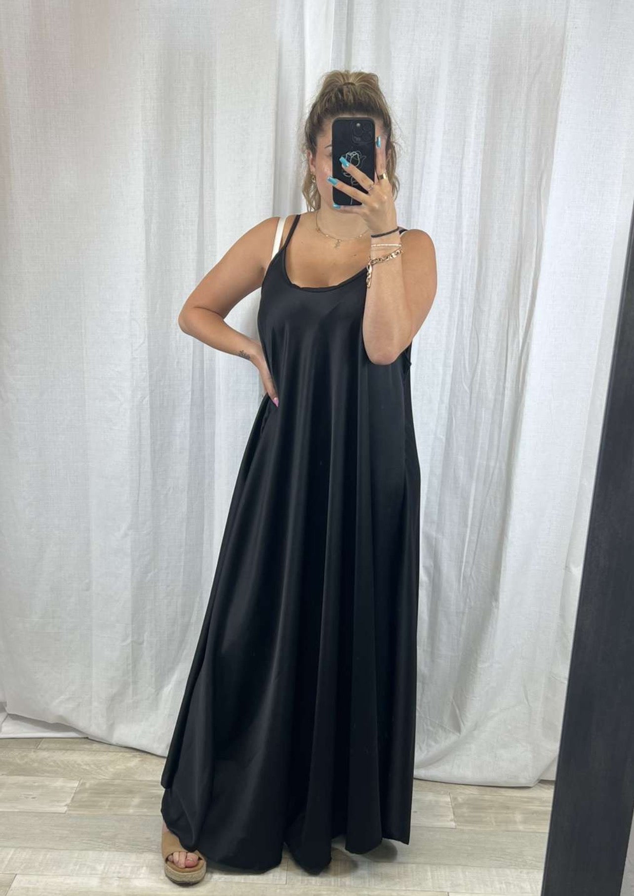 Robe Noir longue effet de soie - Boutique de vêtements pour femmes DRAGUIGNAN