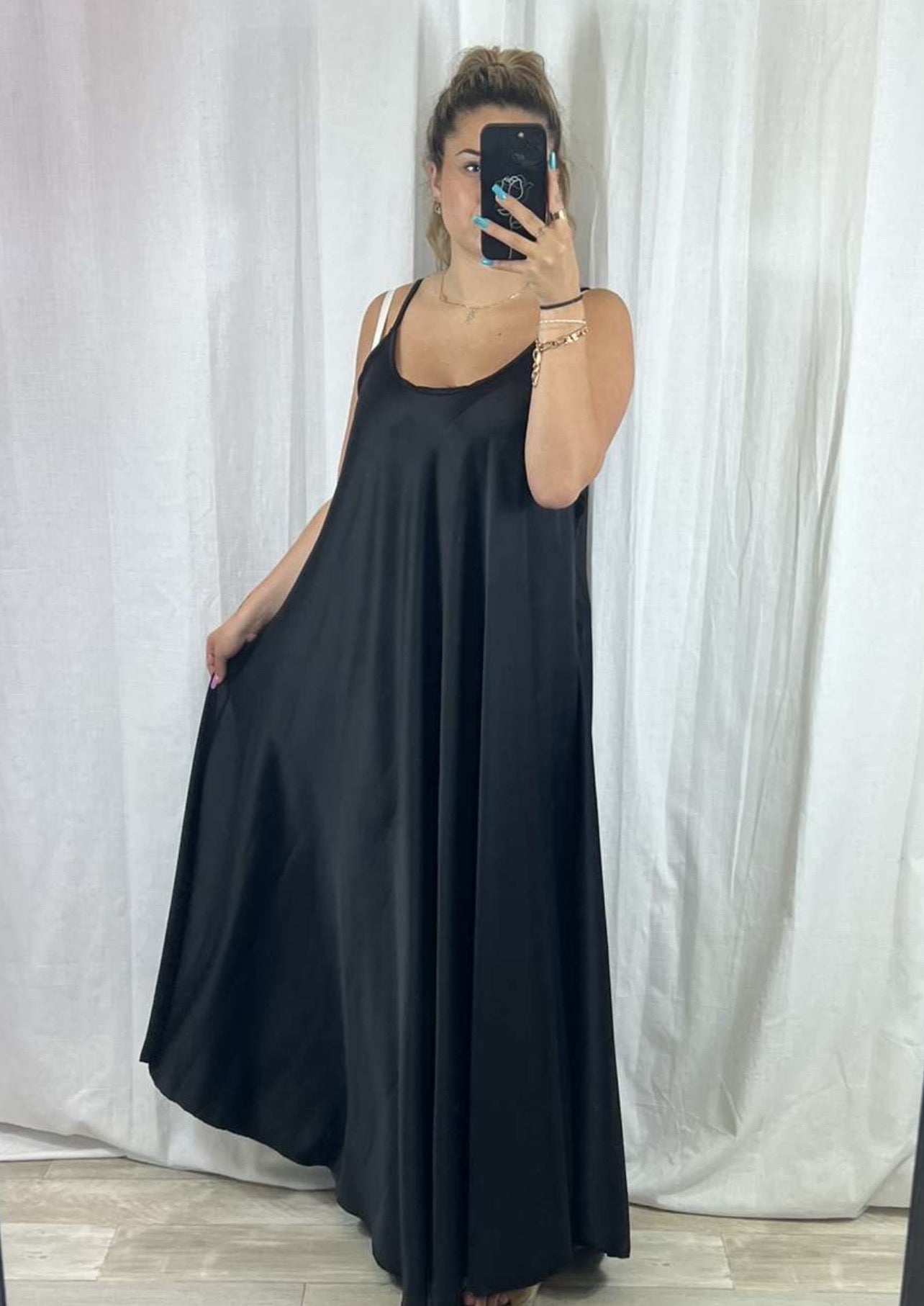 Robe Noir longue effet de soie - Boutique de vêtements pour femmes DRAGUIGNAN