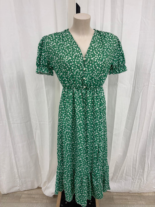 Robe à fleurs verte